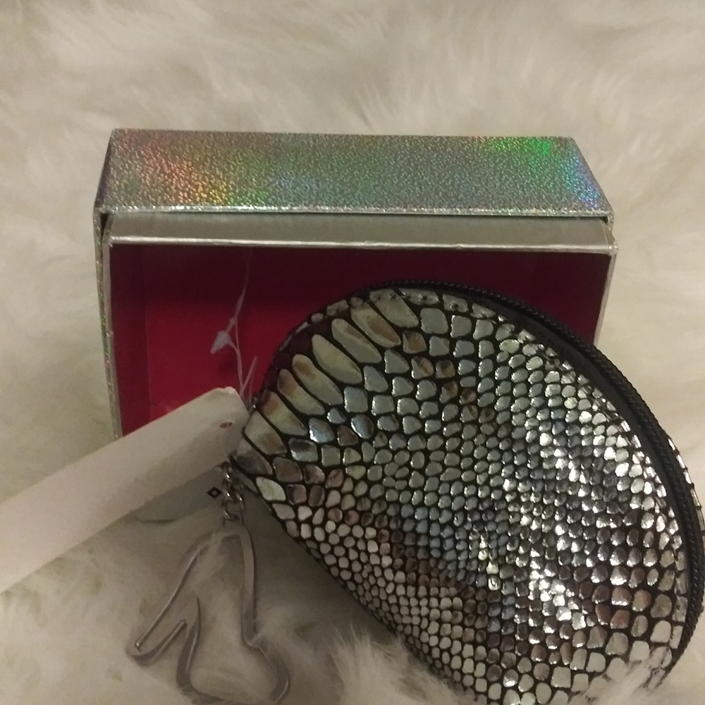 Nwt Steve Madden silver dome coin purse